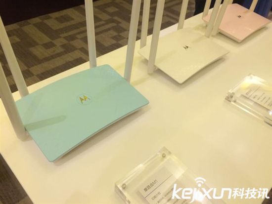 摩托羅拉發(fā)布家用無(wú)線路由器M1 售價(jià)239元