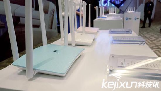 摩托羅拉發(fā)布家用無(wú)線路由器M1 售價(jià)239元