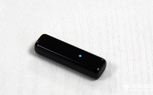 Fitbit Flex 2智能手環評測：支持游泳記錄