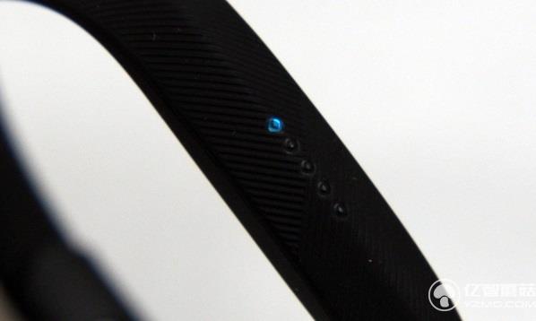 Fitbit Flex 2智能手環評測：支持游泳記錄