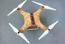 藝術家為無人機設計毛衣 既美觀又保暖