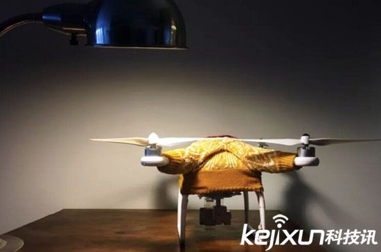 藝術(shù)家為無人機(jī)設(shè)計毛衣 既美觀又保暖 