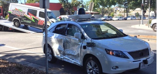 我們離開上一輛無人駕駛車去上班還有多遠？