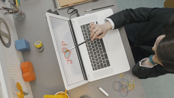 像iPad一樣操控筆記本?這個小玩意就能滿足你 像iPad一樣操控筆記本?這個小玩意就能滿足你 智能公會