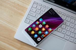 小米MIX白色版開箱圖賞 售價(jià)依舊是3499元起