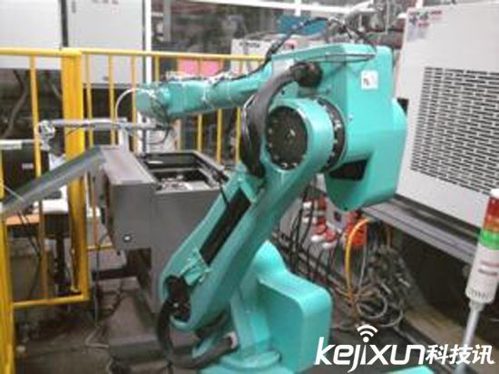 人工智能機器人搶人飯碗？蓋茨有話說