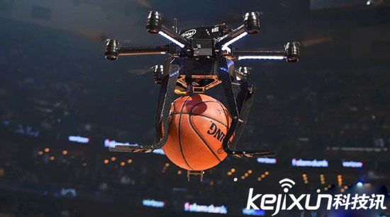 NBA扣籃大賽戈登搭檔Intel無人機 別出心裁可惜玩花了