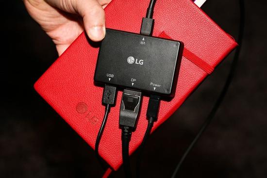 完爆HTC Vive？新款LG VR頭顯亮相MWC