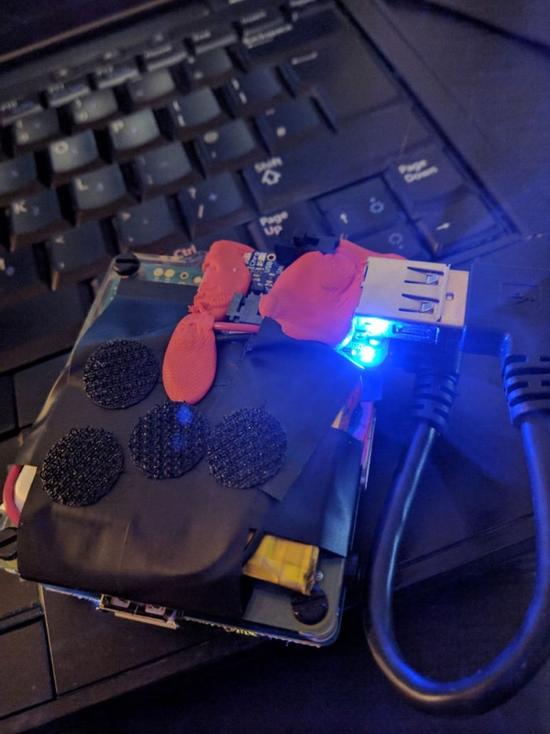 搭載Windows 98系統(tǒng)的智能手表:還能玩掃雷 搭載Windows 98系統(tǒng)的智能手表:還能玩掃雷