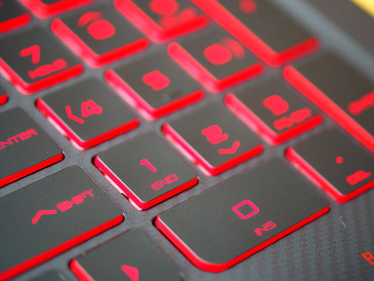 惠普暗影精靈2代 Pro 游戲本體驗評測 玩游戲我們是認真的