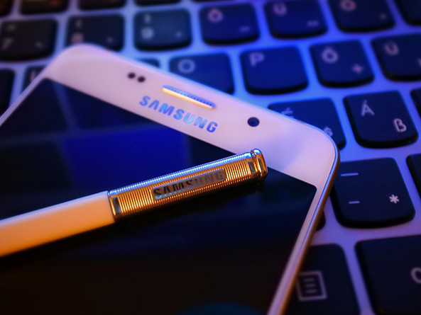 三星S8創新加持 <a href=/mobile/iphone/ target=_blank class=infotextkey>iPhone</a>已經無路可退