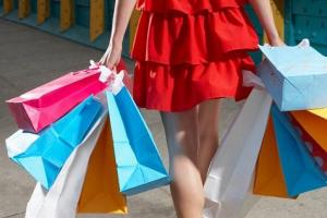 境外消費超萬億！如何把國人的錢留在國內(nèi)？