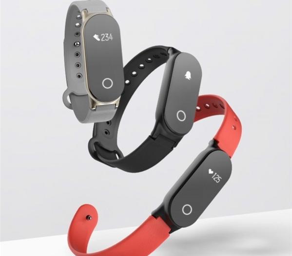 騰訊殺手級智能手環Pacewear S8發布 對飆小米手環？