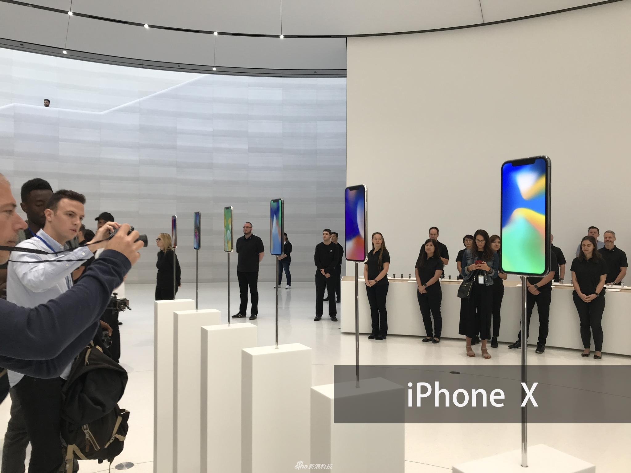 iPhoneX真機現(xiàn)場實拍圖賞 黑白版正面沒差別