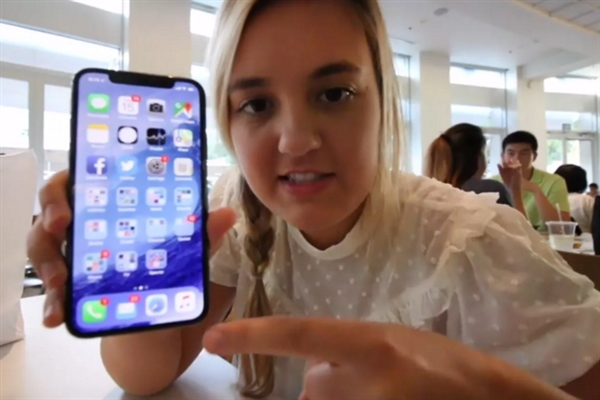 坑爹！熊孩子泄密iPhone X機密 父親被蘋果開除