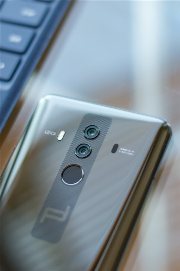 華為Mate10保時(shí)捷設(shè)計(jì)上手：顏值大贊g