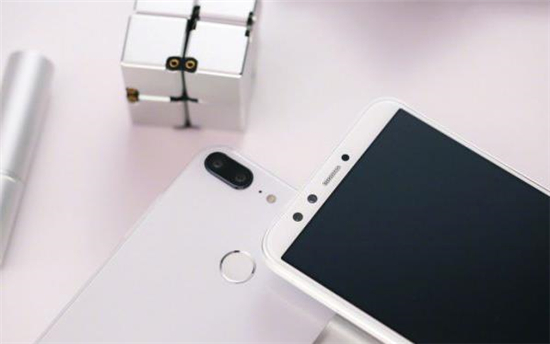 4款熱門千元全面屏手機 哪個才是你的菜？