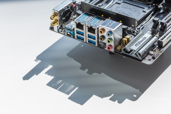 小體積卻有大能量 i9-7980XE迷你小機箱裝機實錄