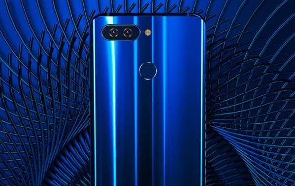 海信H11全面屏手機發布 海信H11顏值爆棚 但性價比一般