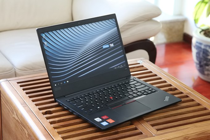 輕薄商務(wù)本 ThinkPad E480<a href=/notebook/ target=_blank class=infotextkey><a href=/notebook/ target=_blank class=infotextkey><a href=/notebook/ target=_blank class=infotextkey>筆記本</a></a></a>圖賞