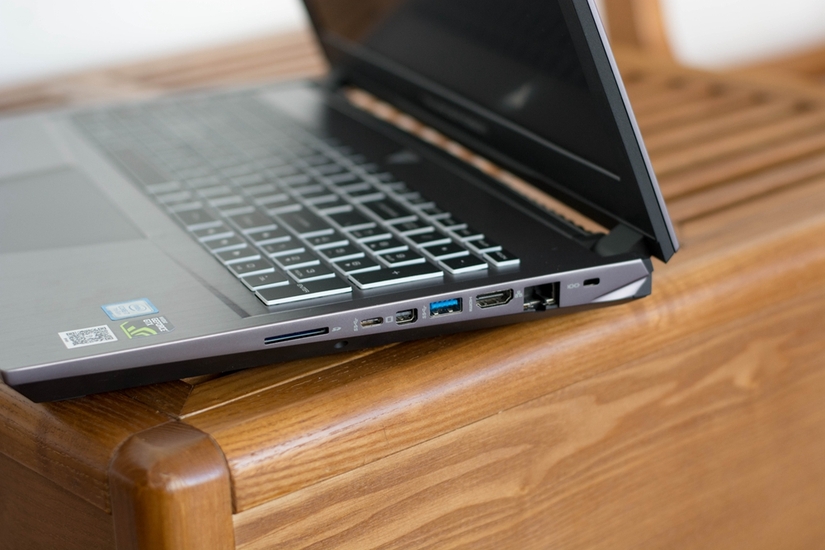 雷神Dino游戲本評測:大吉大利,今晚吃雞