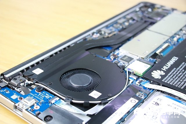 華為MateBook D怎么拆機 華為MateBook D筆記本拆機教程
