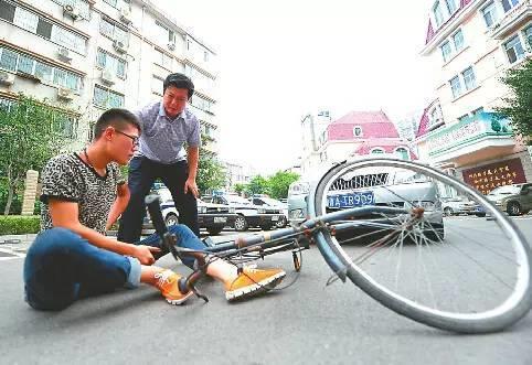 新手必看的12個(gè)超實(shí)用開(kāi)車(chē)技巧 看完你也可以成為高手!