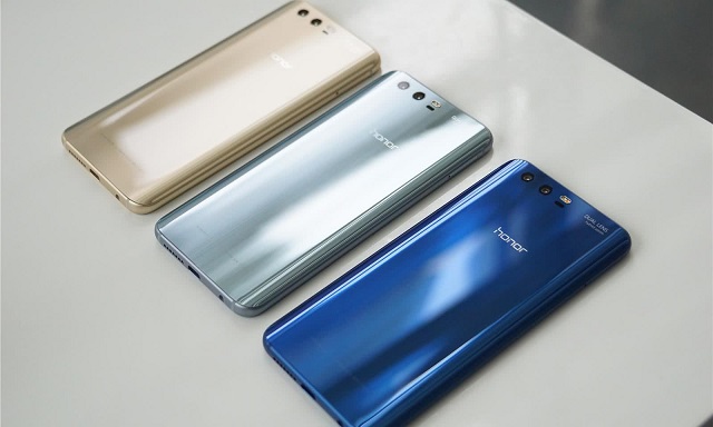 華為榮耀10手機(jī)真機(jī)曝光：異形全面屏設(shè)計(jì) 劍指小米7