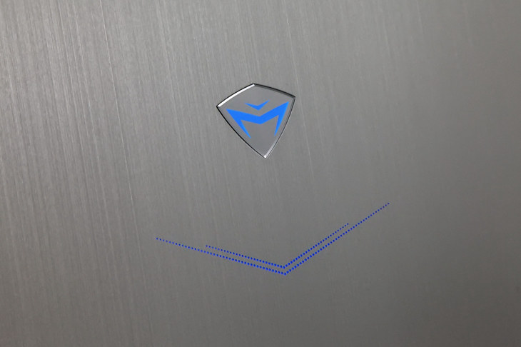 炫酷外觀兼?zhèn)湫阅?機(jī)械師F117-B游戲本圖賞