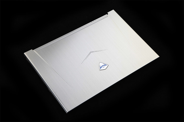 炫酷外觀兼?zhèn)湫阅?機(jī)械師F117-B游戲本圖賞