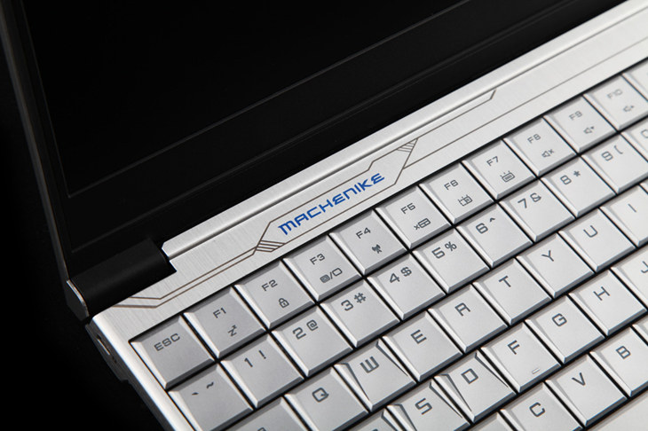 炫酷外觀兼?zhèn)湫阅?機(jī)械師F117-B游戲本圖賞