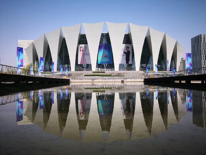 會(huì)變色更潮美 榮耀10發(fā)布會(huì)直播圖文回顧