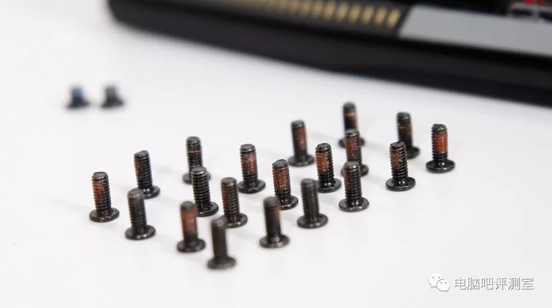 八代U搭配新模具 機械革命X8Ti游戲本評測