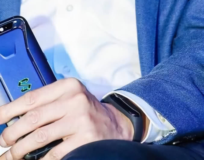 小米手環(huán)3或月底發(fā)布:外觀沒懸念 屏幕與功能大升級