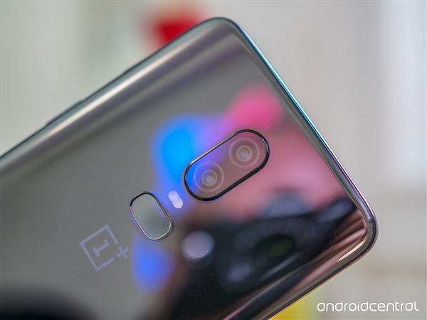 要火！一加6圖賞：6.28寸屏握感舒適