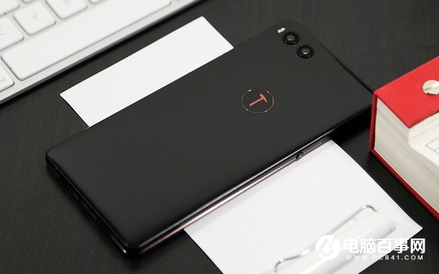 堅果R1白色和黑色哪個好看？堅果R1黑白雙色對比