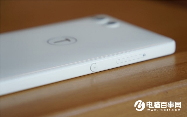 堅果R1白色和黑色哪個好看？堅果R1黑白雙色對比