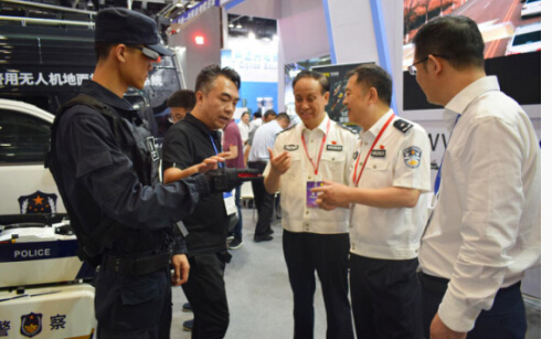 穿戴式單兵無人機作戰(zhàn)系統(tǒng)在鷹眼科技研制成功