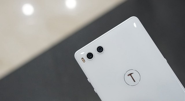 最美白色手機 堅果R1白色開箱圖賞