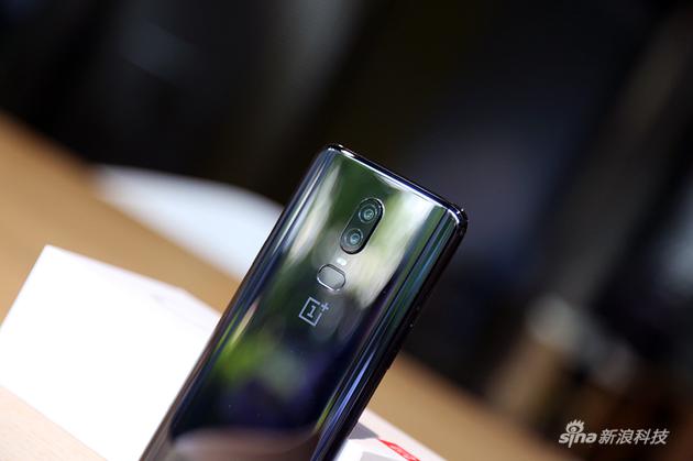 亮瓷黑和墨巖明顯氣質不同