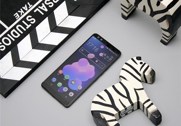 HTC U12+評測:旗艦配置與做工,解鎖新技能還需VR加持