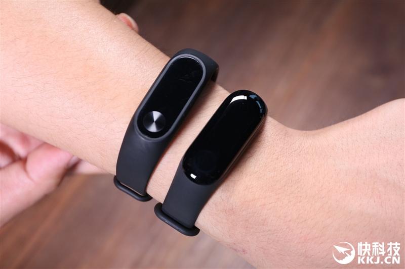 續航超20天!小米手環3評測:大屏幕+50米防水