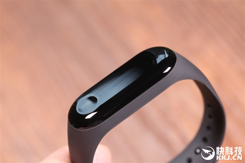 續航超20天!小米手環3評測:大屏幕+50米防水