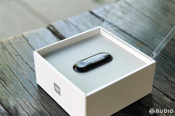 小米手環(huán)3體驗(yàn)：戴上你就絕對(duì)不想摘下來(lái)