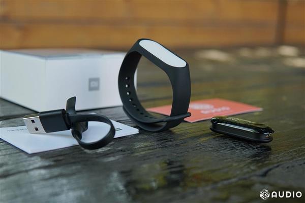 小米手環(huán)3開箱體驗：戴上你就絕對不想摘下來