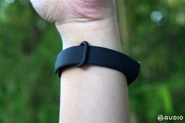 小米手環(huán)3體驗(yàn):戴上你就絕對(duì)不想摘下來(lái)