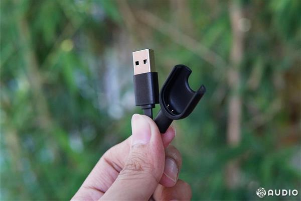 小米手環(huán)3體驗(yàn):戴上你就絕對(duì)不想摘下來(lái)