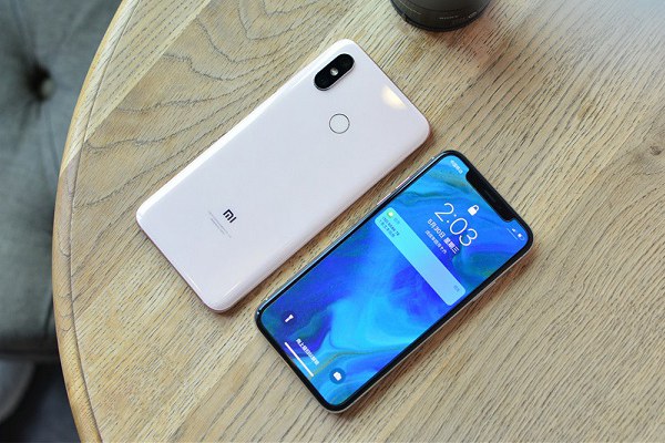 小米8怎么樣 小米8優(yōu)缺點(diǎn) 網(wǎng)友評(píng)論一針見(jiàn)血!