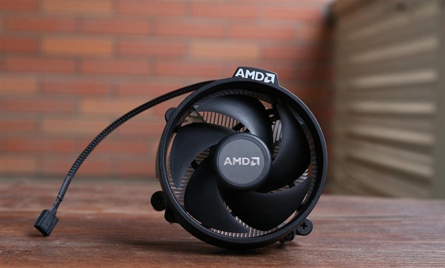 全開特效堡壘之夜 5000元銳龍5 2600配獨顯暢玩堡壘之夜配置