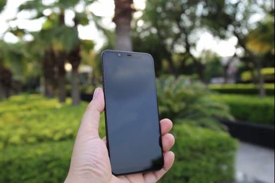 2018最強(qiáng)安卓旗艦!小米8詳細(xì)評(píng)測(cè)